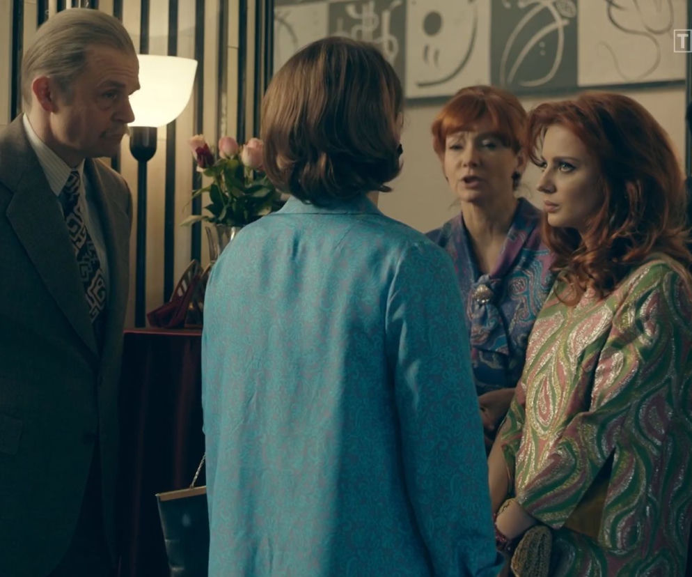 Stulecie Winnych sezon 3, odcinek 37: Kasia (Weronika Humaj), Basia (Kamila Bujalska), Mania (Magdalena Walach), Ryszard (Piotr Rogucki)