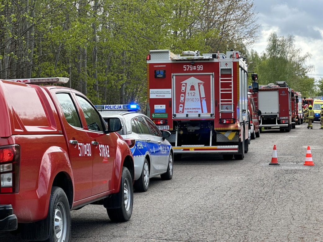 Śmiertelny wypadek pod Płockiem. Jedna osoba nie żyje i wielu rannych. 13-latka walczy o życie