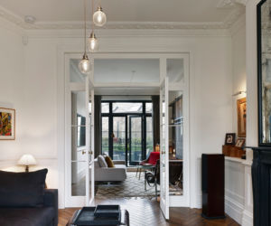 Mieszkanie w kamienicy i przeszklenia w stylu loft