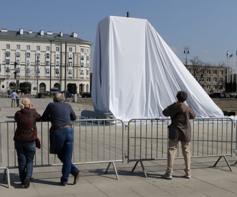 Plac zamknięty na otwarcie pomnika