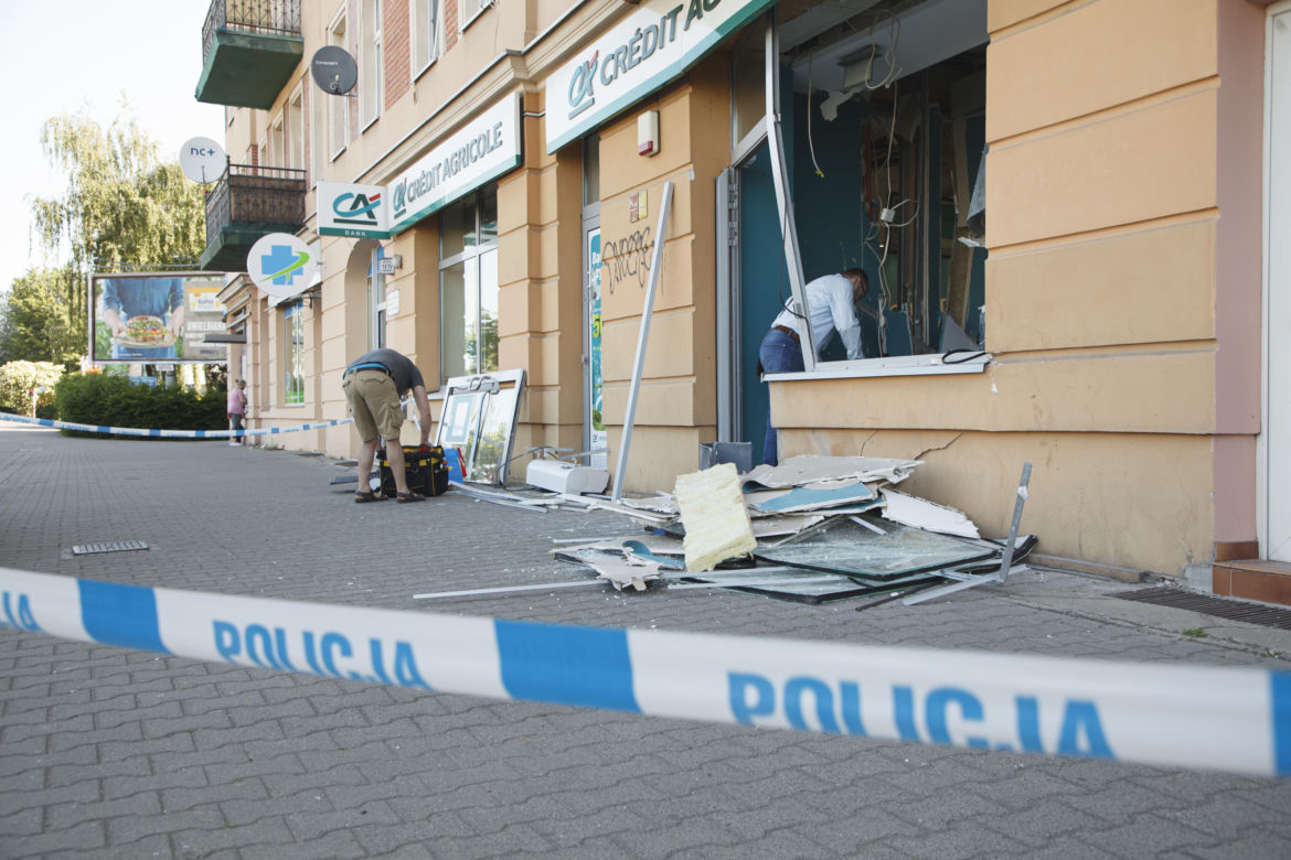 Wrocław: Złodziej wysadzili bankomat w banku na Karłowicach