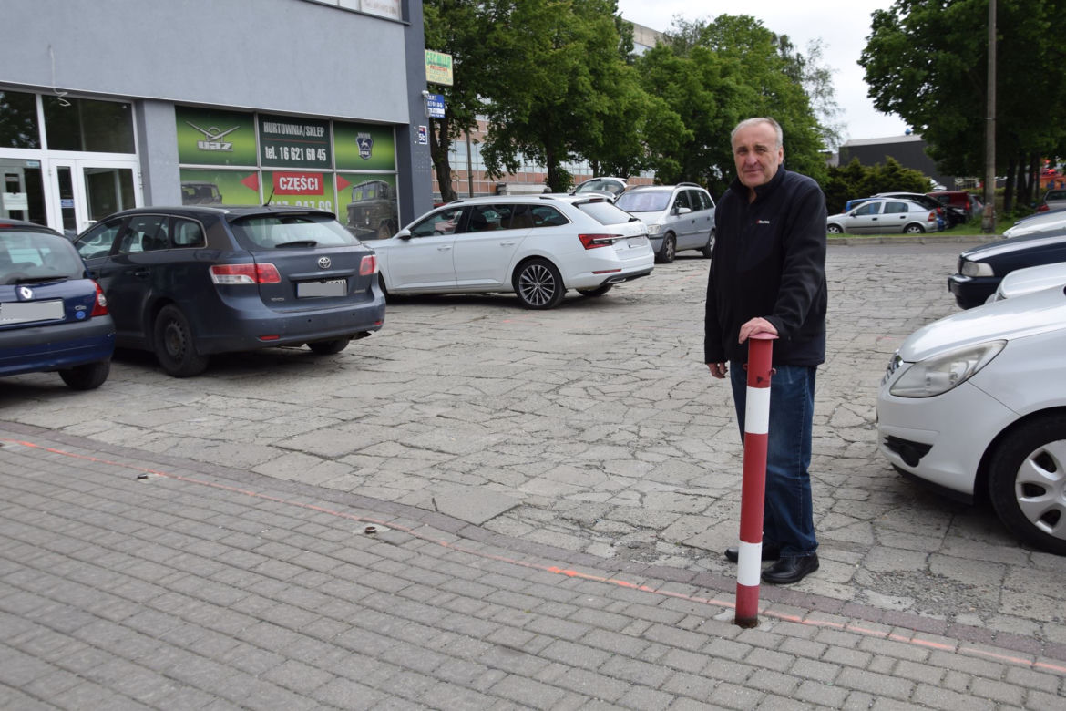 Absurd w Jarosławiu . Największe firmy nie mogą się dogadać -przejście przez drogę kosztuje 15 groszy 