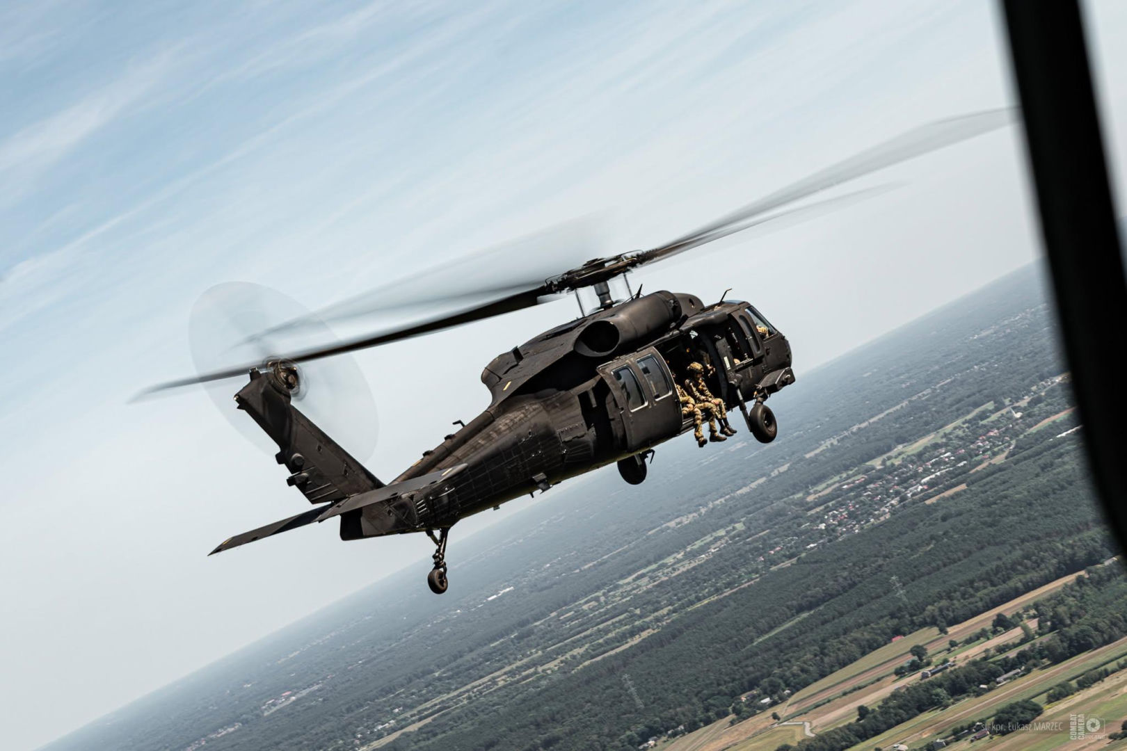 MON rezygnuje z modernizacji Black Hawków? Resort obrony stawia na walkę z dronami i samoloty M-28