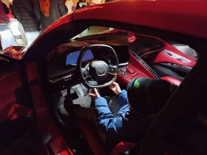 Świąteczny Zlot Amerykańskich Samochodów na Rynku w Lesznie