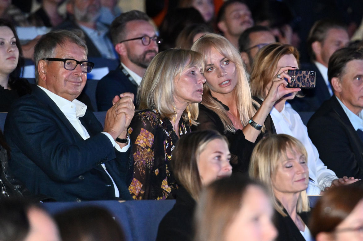 Agnieszka Woźniak-Starak na pokazie filmu zmarłego męża