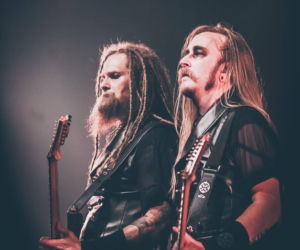 Skrupulatnie wyreżyserowany groteskowy spektakl okraszony nutą surrealizmu – Avatar zawładną Warszawą [RELACJA]