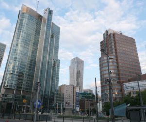 Zburzą wieżowiec w centrum Warszawy