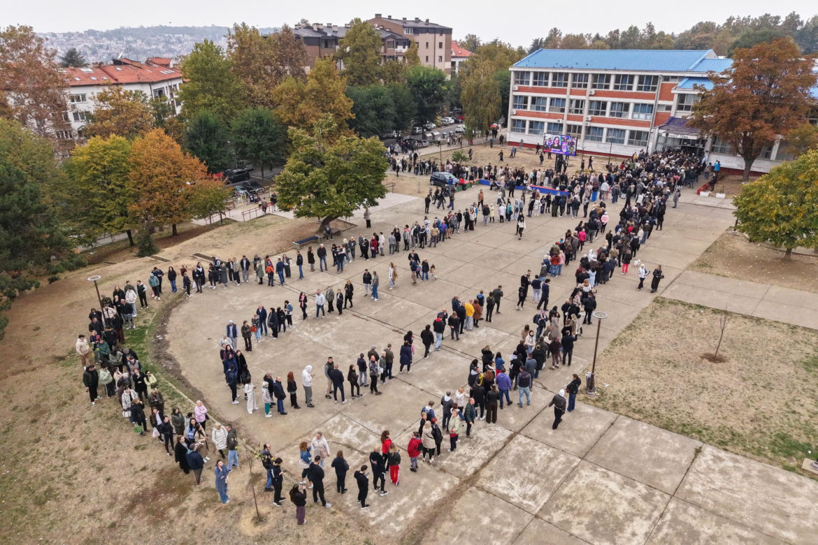 Głosowanie zakończone, ale emocje nie opadają. W Serbii policja szykuje się na demonstracje