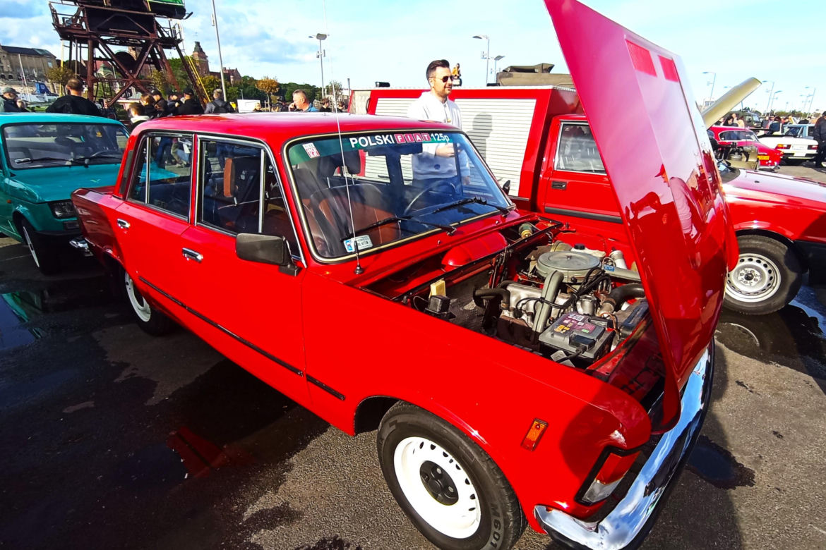 Zlot klasyków motoryzacji na Łasztowni