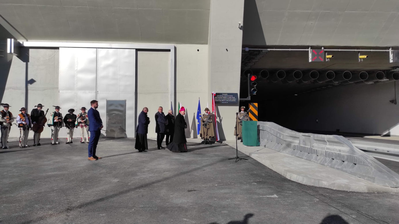 Nowy tunel na Zakopiance oficjalnie otwarty. Budowano go ponad pięć lat