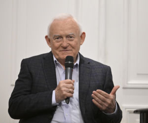 Leszek Miller bez politycznej cenzury. Tłumy na spotkaniu z byłym premierem
