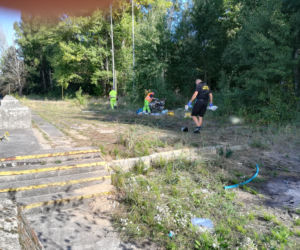 Sprzątanie dawnej plaży Mieleńskiej