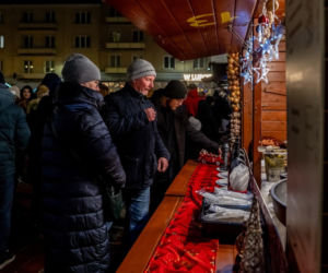 Ruszył świąteczny Jarmark w Bytomiu. Kultowy tramwaj i kaszanka wikinga
