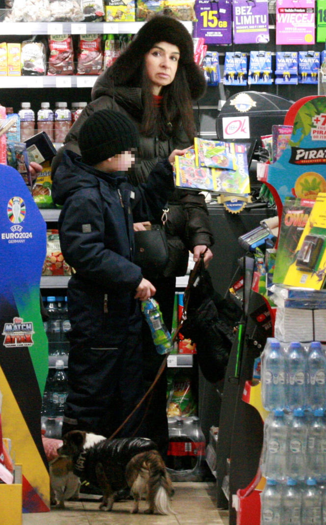 Marta Kaczyńska z synem na spacerze