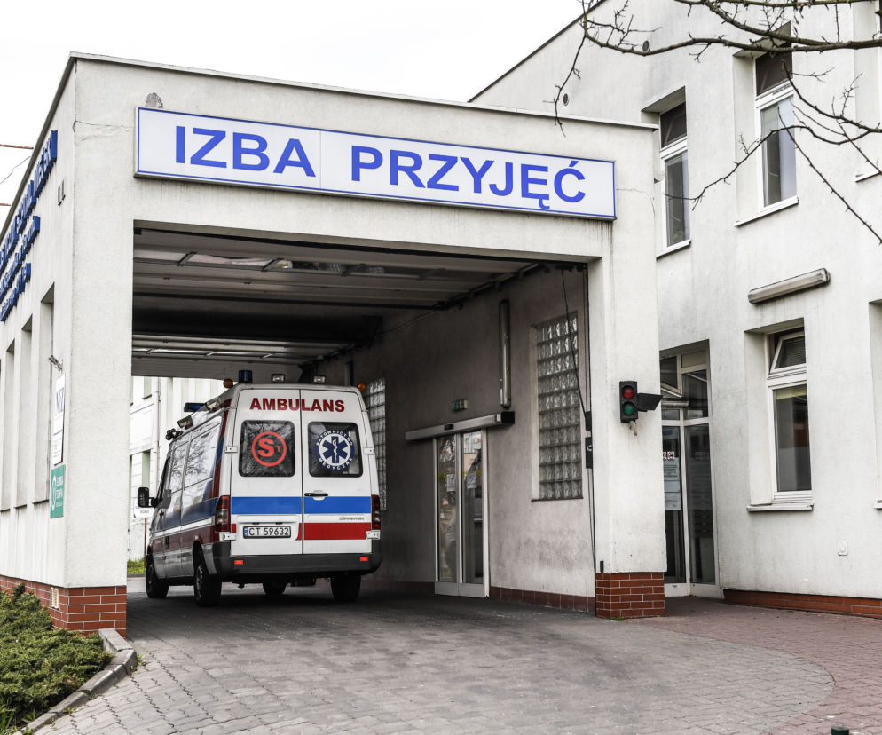 Tragiczny wypadek pod Oświęcimiem. Seicento rozbiło się o drzewo, kierowca nie żyje