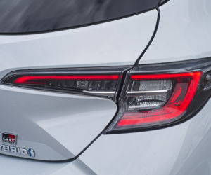 Toyota Corolla GR Sport 2.0 Hybrid Dynamic Force 184 KM e-CVT vs. Volkswagen Golf 8 1.5 eTSI 150 KM Style DSG7