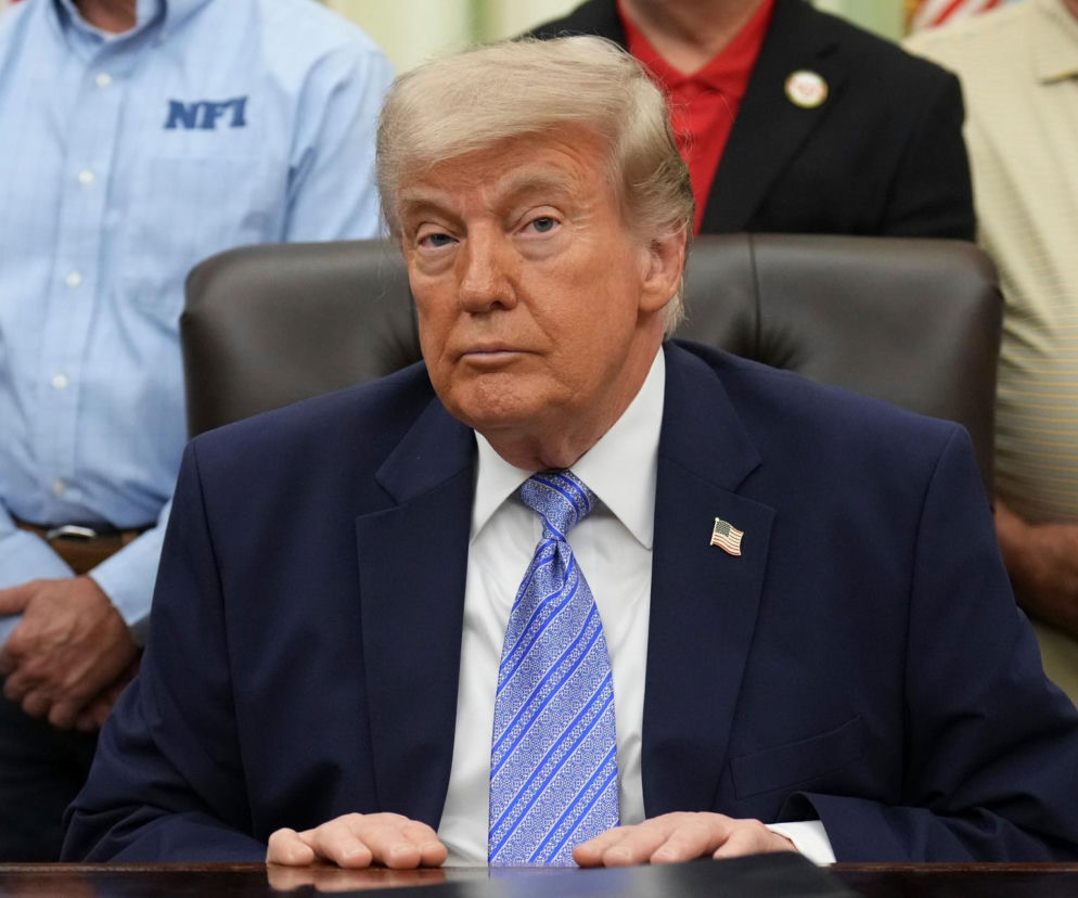 Bawół wygląda jak Donald Trump! To ocaliło mu życie