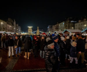 Ruszył świąteczny Jarmark w Bytomiu. Kultowy tramwaj i kaszanka wikinga