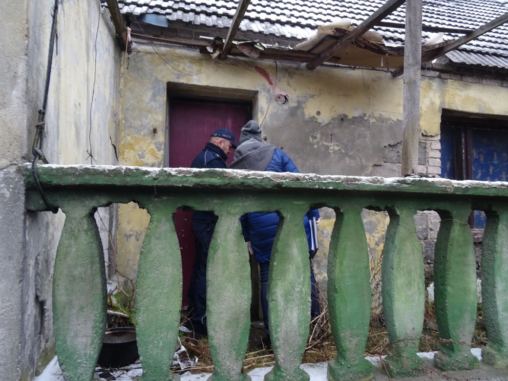 Kujawsko-pomorskie: Policjanci pomagają bezdomnym. Jest ważny apel do mieszkańców 