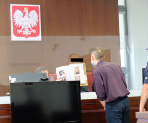 Zabił ojca, matka pomagała mu zacierać ślady. Do tragedii doszło przez ojca?