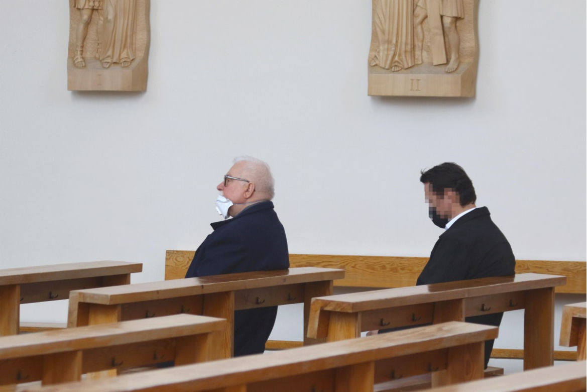 Lech Wałęsa w kościele