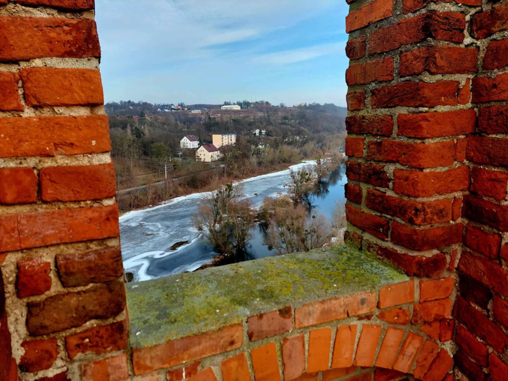 Byliśmy w zamku na wyspie po remoncie. Drugiego takiego w dawnych Prusach nie było. Też możecie, ale trzeba się spieszyć. 
