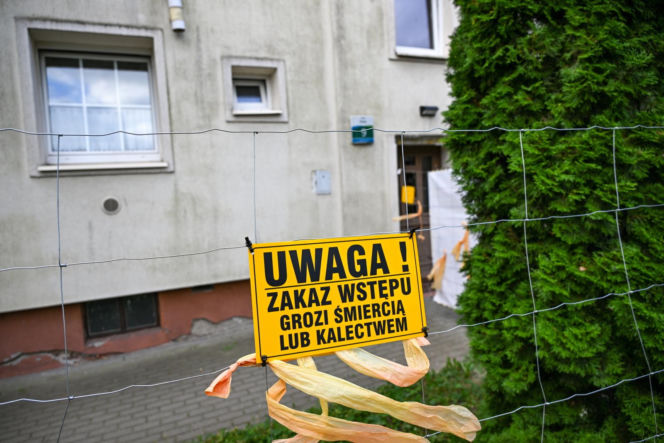 Uszkodzona kamienica przy ul. Hożej w Szczecinie