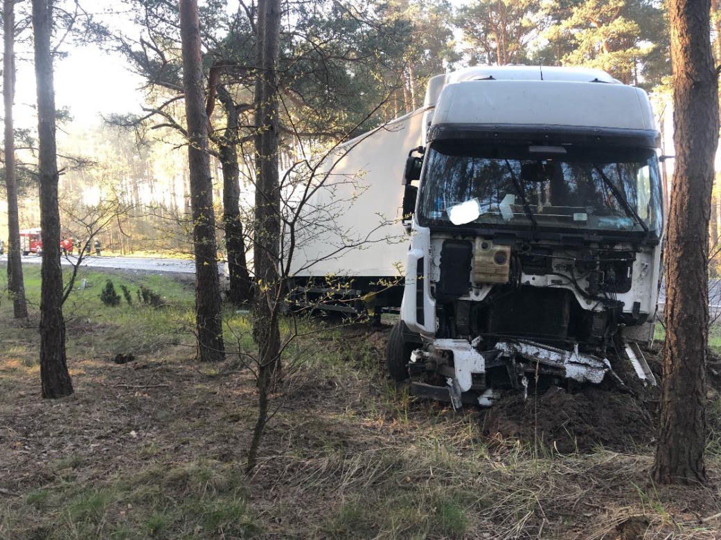 Tragiczny wypadek na DK 10 pod Bydgoszczą! Nie żyje jedna osoba! [ZDJĘCIA]