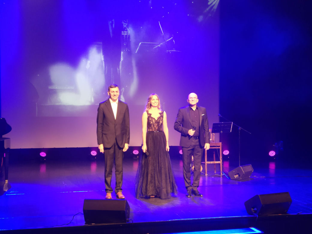 ZOBACZ ZDJĘCIA z gali podsumowującej 10. Festiwal Teatrów Sztuka plus Komercja i z koncertu Roberta Rozmusa