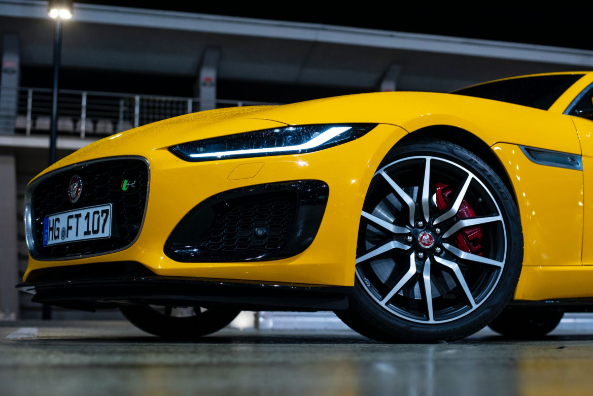 Jaguar F-Type R