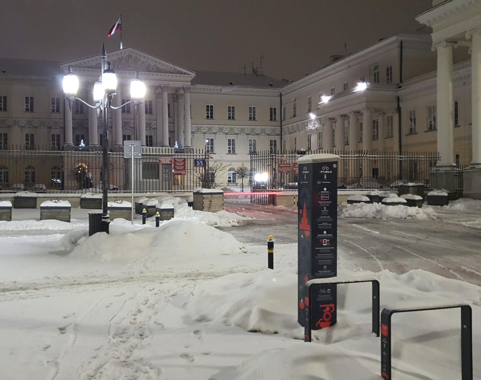 Gołoledź paraliżuje Polskę