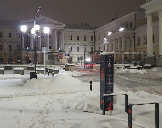 Gołoledź paraliżuje Polskę