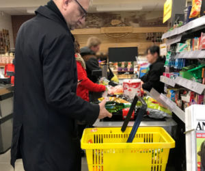 Stanisław Pięta kupuje alkohol