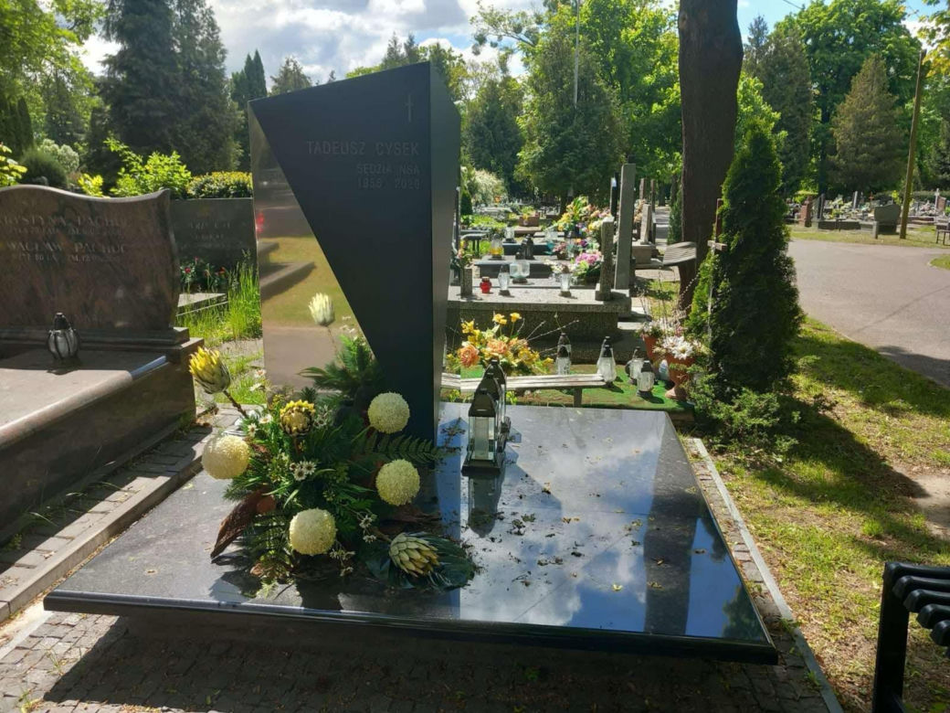 Aleja Zasłużonych Doły