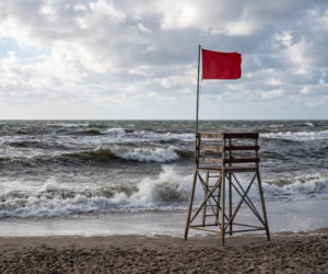 Sinice Mielno. Czy w Mielnie można się kąpać 27.07? Flaga, warunki pogodowe
