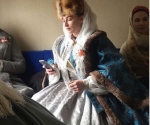 Zniewolona. Jelena Koroniew (Fatima Gorbenko) na planie serialu