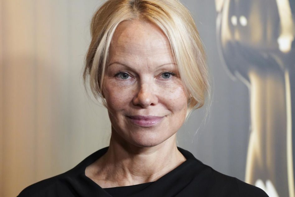 Szokujące wyznanie Pameli Anderson. Prawie zginęła po ataku w samolocie!
