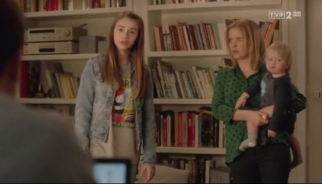 O mnie się nie martw 8 odc. 9. Iga (Joanna Kulig), Helenka (Maja Kwaśny), Zbyszek (Kamil Węcławek)