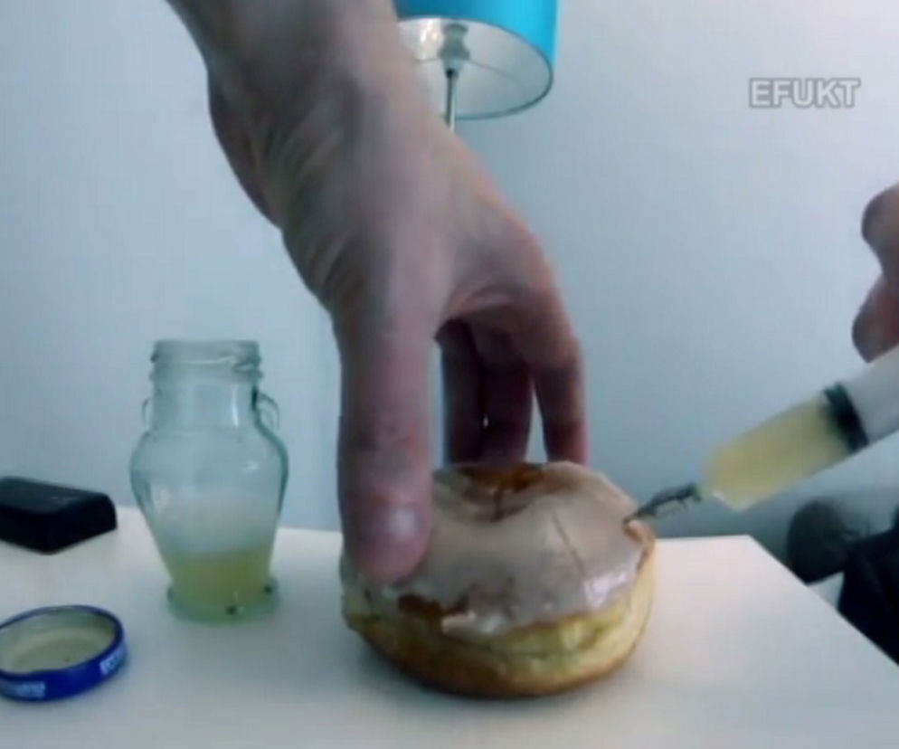 Nadziewał pączki spermą i częstował nimi koleżanki