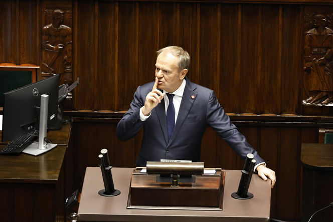 PILNE! Tusk ujawnia: dwóch Ukraińców współpracujących z Rosją stało za dywersją na kolei. „Celem była katastrofa”