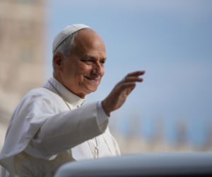 Papież Leon XIV w szpitalu z guzem płuca! Podano ważną datę