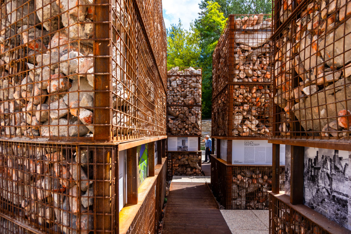 Park pod Kopcem Powstania Warszawskiego - lapidarium 