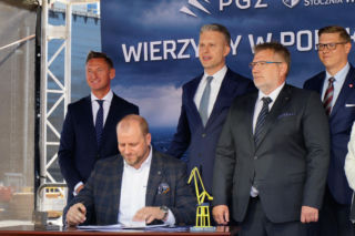 Podpisanie umowy pomiędzy PGZ Stocznią Wojenną a Szczecińską Stocznią Wulkan