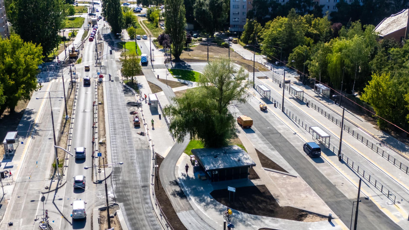 Tramwaj na Stegny w Warszawie w przeddzień otwarcia