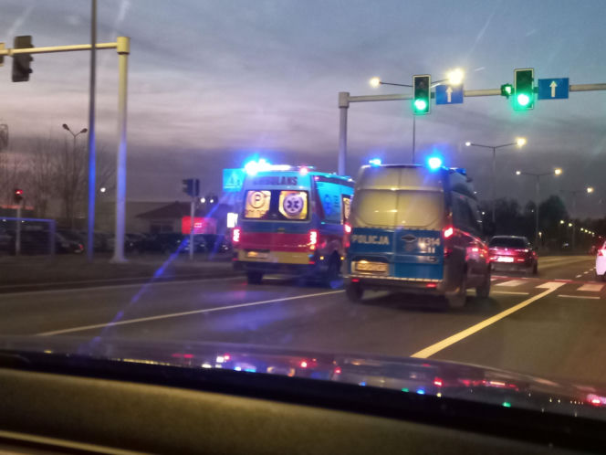 Było czerwone. Potrącenie kierującego hulajnogą w Lesznie