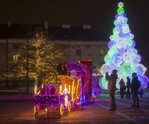 Świąteczne iluminacje w Warszawie