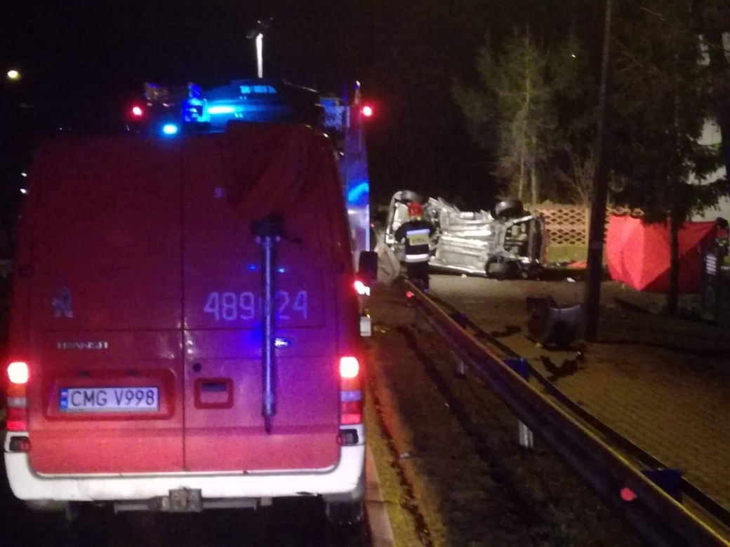 Tragedia na drodze w Kwieciszewie! Nie żyją trzy osoby! [ZDJĘCIA]