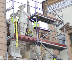 Barokowa perła architektury pięknieje. Trwa remont w kieleckim pałacu