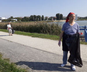 Sprzątanie dna i brzegów siedleckiego zalewu Muchawka - wrzesień 2020 r.