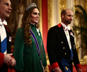 Wszyscy mówią o księżnej Kate. Na głowie ma tiarę Diany, w uszach kolczyki zmarłej królowej